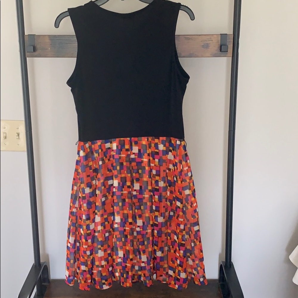 Sleeveless Colorful Dress - Picture 3 of 5